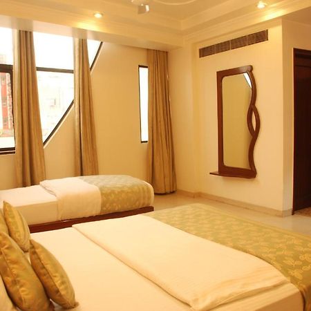 Hotel Shipra International Нью-Дели Экстерьер фото