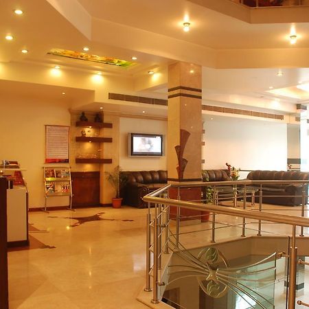 Hotel Shipra International Нью-Дели Интерьер фото