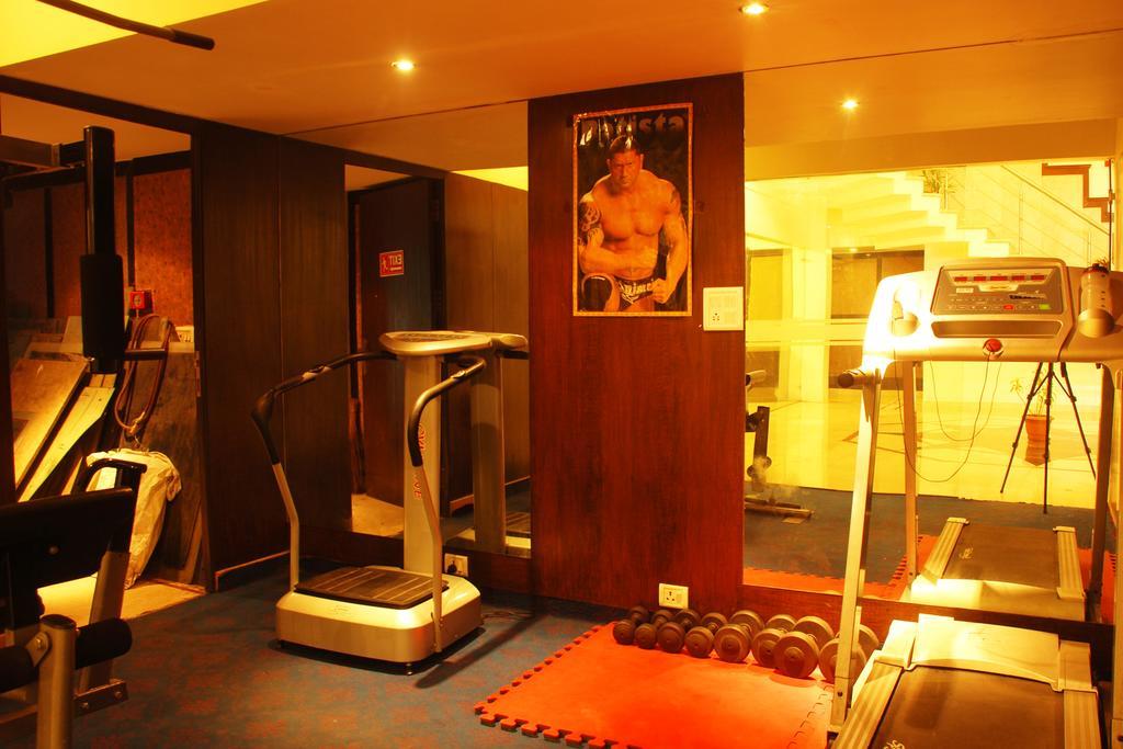 Hotel Shipra International Нью-Дели Экстерьер фото