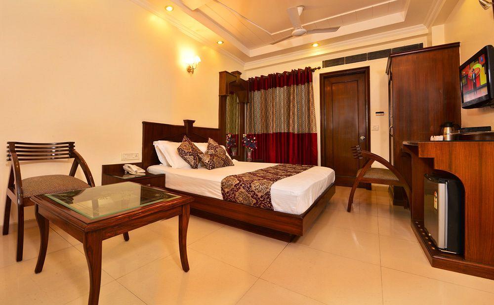 Hotel Shipra International Нью-Дели Экстерьер фото