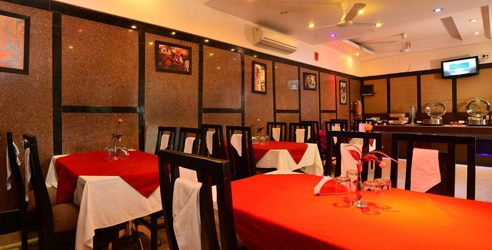 Hotel Shipra International Нью-Дели Экстерьер фото