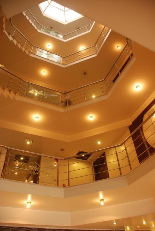 Hotel Shipra International Нью-Дели Экстерьер фото