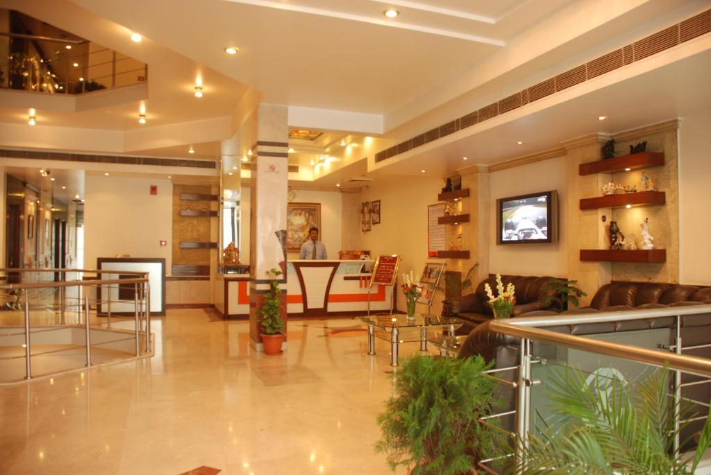 Hotel Shipra International Нью-Дели Экстерьер фото