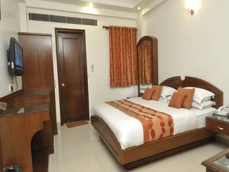 Hotel Shipra International Нью-Дели Экстерьер фото