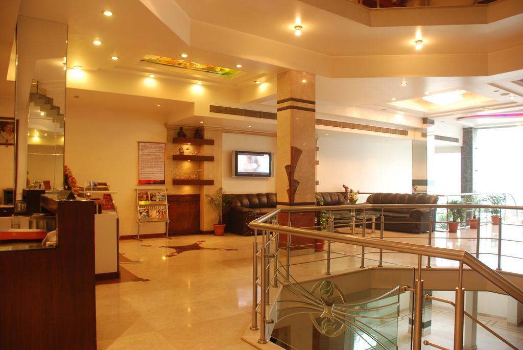 Hotel Shipra International Нью-Дели Интерьер фото