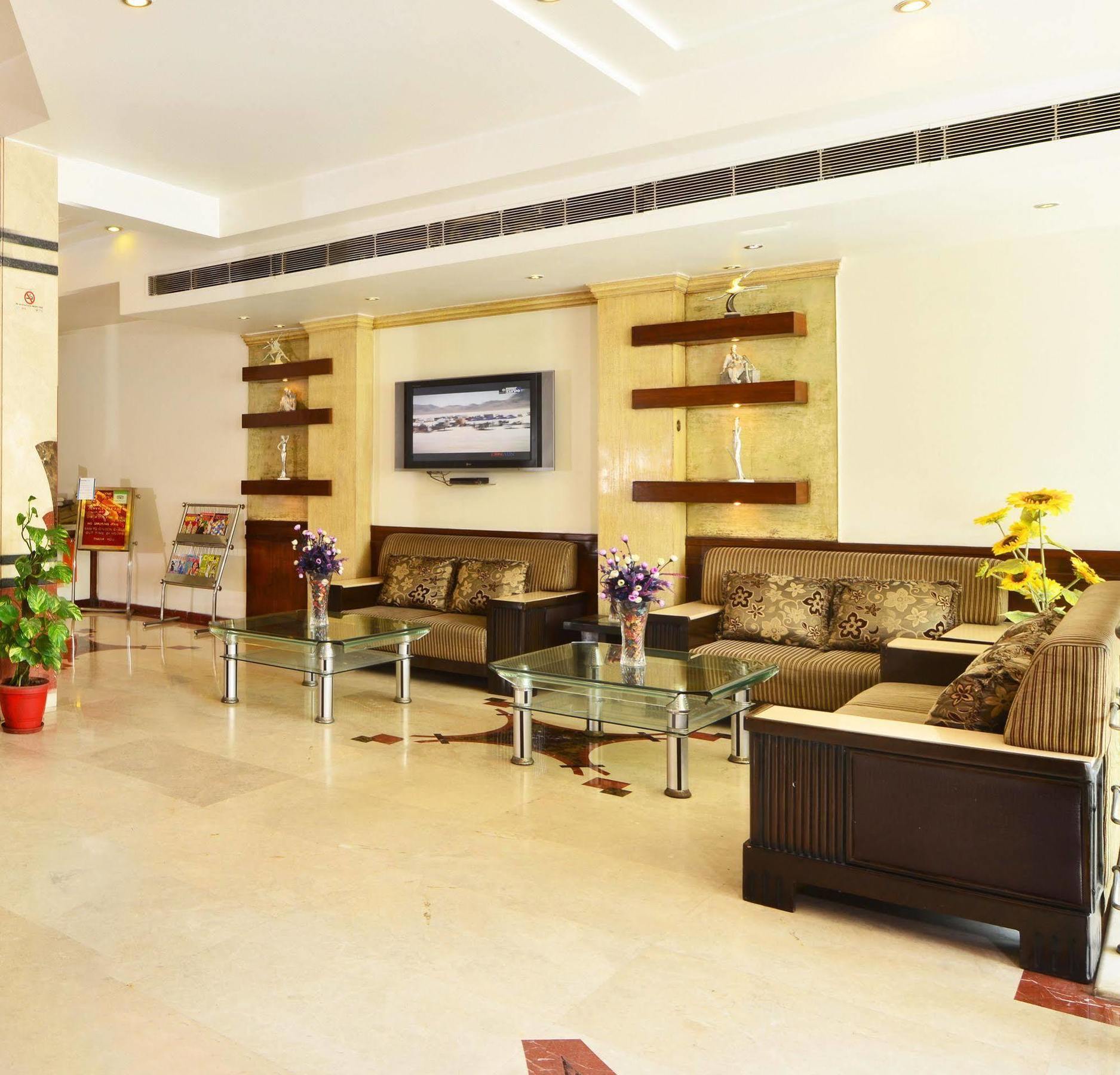 Hotel Shipra International Нью-Дели Экстерьер фото